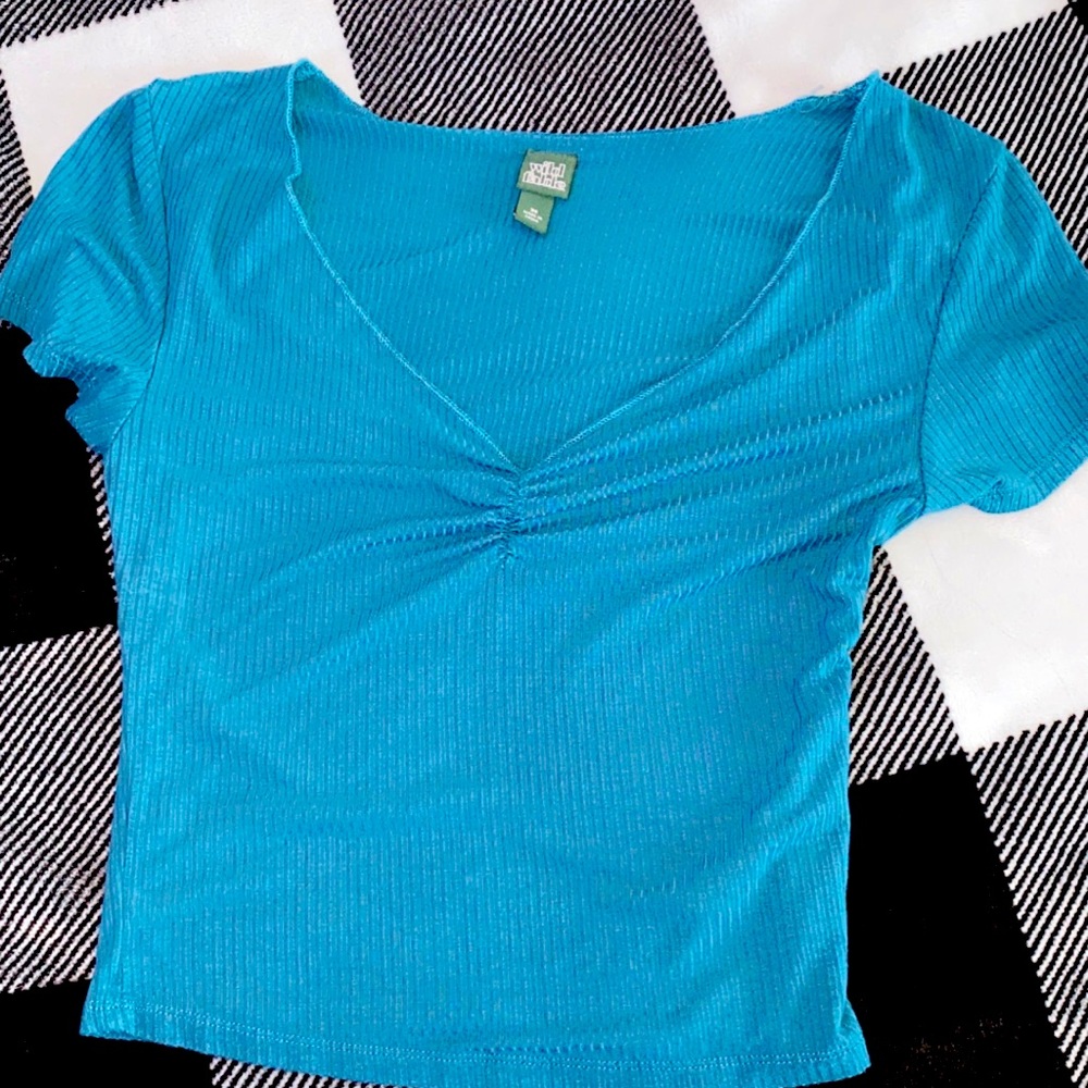 shirt - Picture 2 of 2